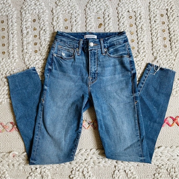 Good American Good Legs Crop Jean - Picture 1 of 10
